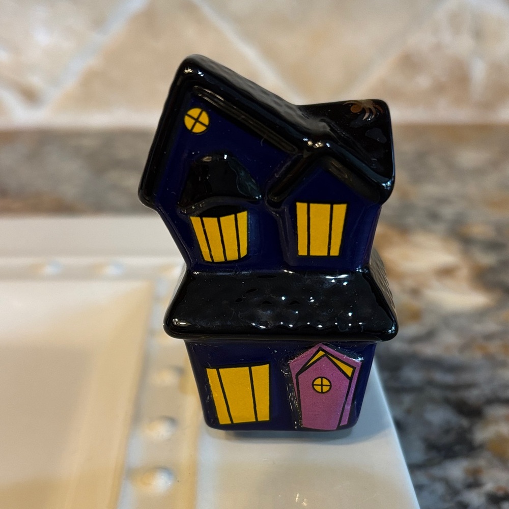 Nora Fleming "Spooky Spaces" Haunted House Mini NWT #3